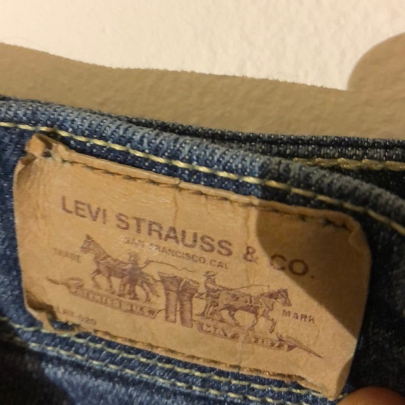 Levi’s juniors shorts - Picture 3 of 4